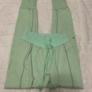 lululemon joggers